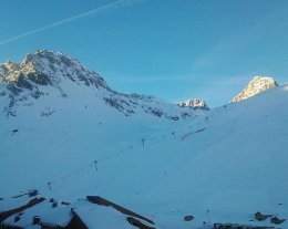 TIGNES VAL CLARET -CHALEUREUX DEUX PIECES, sans vis-à-vis, VUES EXCEPTIONNELLES SUR LES MONTAGNES TIGNES VAL CLARET -CHALEUREUX DEUX PIECES, sans vis-à-vis, VUES EXCEPTIONNELLES SUR LES MONTAGNES