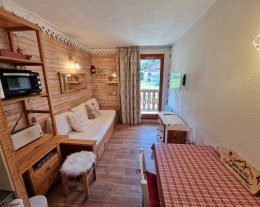 CHALET CLUB