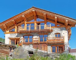 Chalet Farmhouse