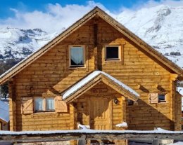 TRÈS BEAU CHALET GRAND CONFORT 90M² SEJOUR 50M² TERRASSE 20M² VUE PANORAMIQUE