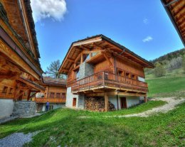 Chalets Hérisson à Plan-Peisey (altitude 1650m) 6 à 9 personnes 135m²