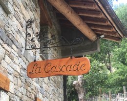 La Cascade *****