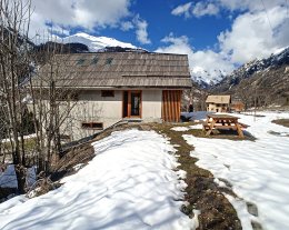 CHAL LE GYPAETE - PELVOUX. SUPERBE CHALET D'ARCHITECTE NEUF ( 8 personnes)