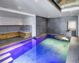 Séjour alpin tout luxe pour 15 - cinema, piscine et spa