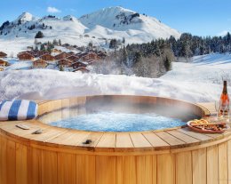 Vue sur les pistes, jacuzzi et jeux