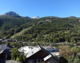 Ref. BARBARAS - Sur les hauteurs de Chantemerle 