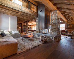 Luxueux chalet avec piscine intérieure, sauna et home cinéma