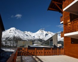 200 mètres pistes et commerces.  La Joue du Loup. 6 personnes. Terrasse sud