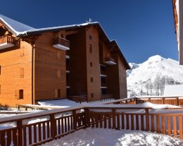 200 mètres pistes et commerces.  La Joue du Loup. 6 personnes. Terrasse sud