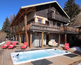 CHALET DE PRESTIGE 24 PERSONNES JACUZZI SAUNA HAMMAM VUE MONTAGNE ET PISTES