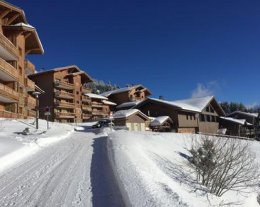 Confortable T3 avec piscine idéalement situé aux Saisies (Bisanne 1500 station) Confortable T3 avec piscine idéalement situé aux Saisies (Bisanne 1500 station)