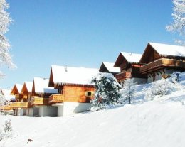 Grand chalet en bois avec vue splendide