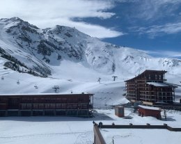  les Arcs 2000 - 5 personnes - au pied des pistes et au coeur de la station