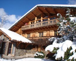 Chalet Le Pré Caro: 360m² de confort et de bien être: sauna, jacuzzi, hammam, salle de jeux, salle de cinéma; pour des vacances familiales ou des retrouvailles entre amis