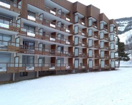 COTE BRUNE 2 -  HYPER CENTRE - FRONT DE NEIGE 1ERE LIGNE DEVANT ESF A 100 M DU JANDRI (direct glacier) - BALCON PLEIN SUD + PARKING PRIVE FERME -