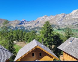 Chalet Aneloup : vue d'exception au coeur de la station La Joue du Loup Le Dévoluy