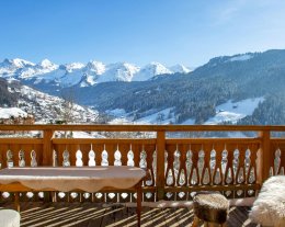 Vue sur les montagnes et spa détente