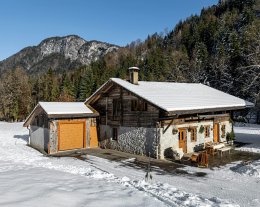 Authentique ferme en pierre avec étang et jardin