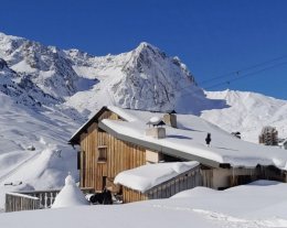 La Bergerie, 10 personnes, sans vis à vis, déco montagne, skis aux pieds