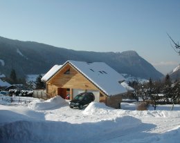 Chalet moderne et grand jardin en Chartreuse