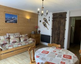 STUDIO CABINE 4 PERSONNES STUDIO CABINE 4 PERSONNES