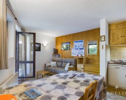 T2 à 80m des pistes avec parking, exposition SudNord Est T2 à 80m des pistes avec parking, exposition SudNord Est