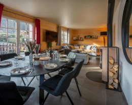 Vacances alpines en famille pour 10 avec jacuzzi et jardin