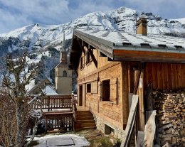 Chalet rénové entièrement au coeur des Contamines – Dispo Février/Mars 2025 – Offre Dernière Minute