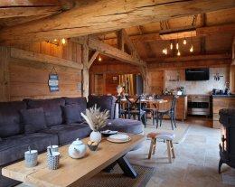 Charmante ferme rénovée avec jacuzzi, terrasse et balcon