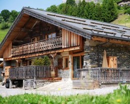 Charmante ferme rénovée avec jacuzzi, terrasse et balcon