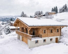 Superbe chalet pour 12 avec sauna, jacuzzi et home cinéma