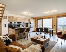 Appartement récent pour 8, balcons et superbe panorama