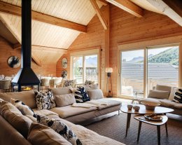 Chalet skis aux pied pour 14 avec spa extérieur aux Sybelles