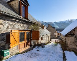 Maison 5 personnes Genos proche Lac et Staion, arrêt navette, Wifi