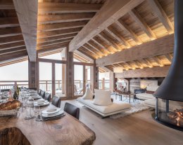 Chalet ski aux pieds pour 12 avec spa et salle de sport