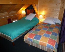 Le Chalet d'Arnaud ,  rond-point de l'Eglise, 1765 route du Col de la Croix de Fer Le Chalet d'Arnaud ,  rond-point de l'Eglise, 1765 route du Col de la Croix de Fer