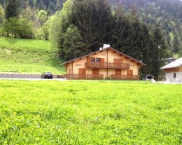 GRAND CHALET   10 Chambres,   2 cuisines  à prox accès piste