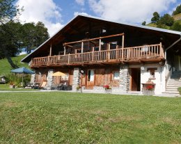 Chalet du Planay - magnifique chalet d'alpage intérieur bois proximité des pistes