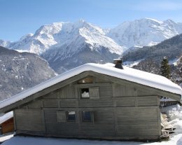 Magnifique chalet face au Mont-Blanc (8 à 12 personnes)