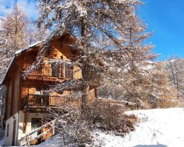 Les Orres, front de neige de Prébois : Chalet Trolle 3 pers, pied des pistes et skis aux pieds ! 