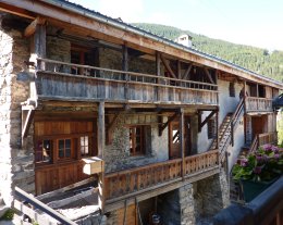 CHALET FERME TANNERIE chic rustique sauna 200m de la remontée Paradiski CHALET FERME TANNERIE chic rustique sauna 200m de la remontée Paradiski
