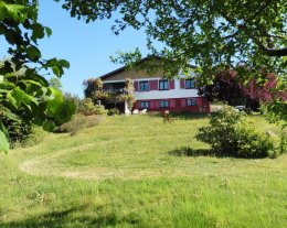 LES CHOQUESSES gite plein sud "VUE IMPRENABLE SUR LE LAC" LES CHOQUESSES gite plein sud "VUE IMPRENABLE SUR LE LAC"
