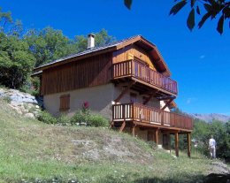 Chalet familial 12  personnes, classé 2* à 1550 mètres d'altitude