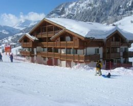 chalet le SCHUSS vue imprenable face aux pistes (avec garage inclus) chalet le SCHUSS vue imprenable face aux pistes (avec garage inclus)