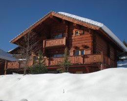 Chalet 4* Pied des pistes, 14 pers, 5 Chambres, 3 Sdb, 3 WC, vue imprenable !!! 