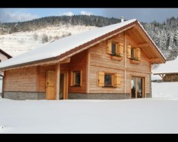 GENTIANE--->CHALET DE CHARME AU BORD D'UN ETANG  DANS UN ENDOIT REPOSANT AV