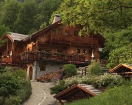 L'OREE DU BOIS, ***, appartement au rez-de-chaussée d'un magnifique chalet