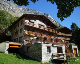 Chalet Lévanna (au pied des pistes)