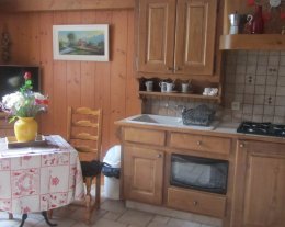 bon plan ***  2PERS jardin  bas de chalet lit fait serviette de toilette fournie    500M des pistes vallée chamonix  