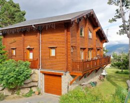 CHALET L'ESQUIROL  avec SPA dans le centre de FONT ROMEU